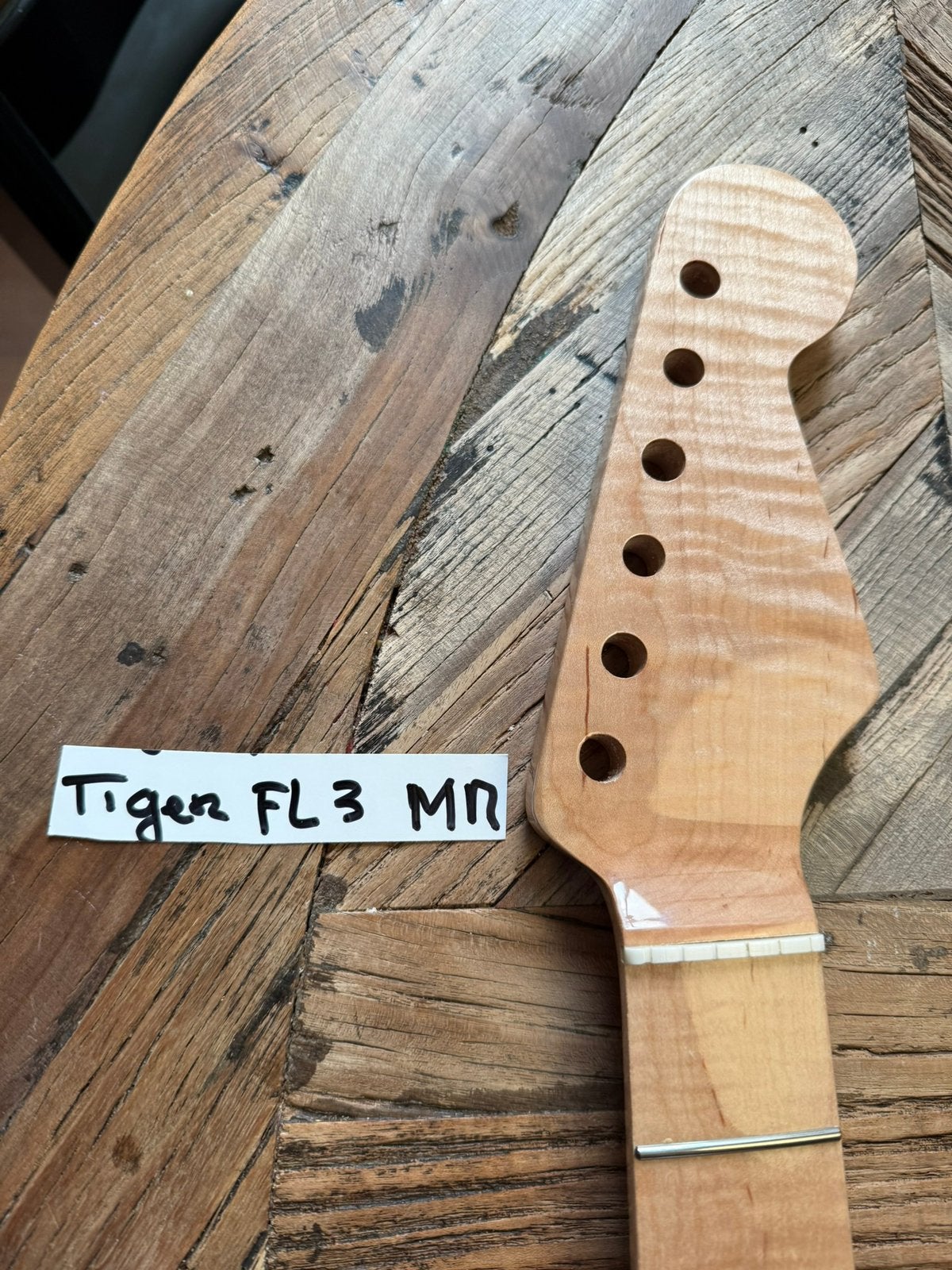 Stratocaster Tigerflame Maple neck-21 fr- poly” Tigerfl3 mn, Verzenden, Geen, Geen, Jpsg