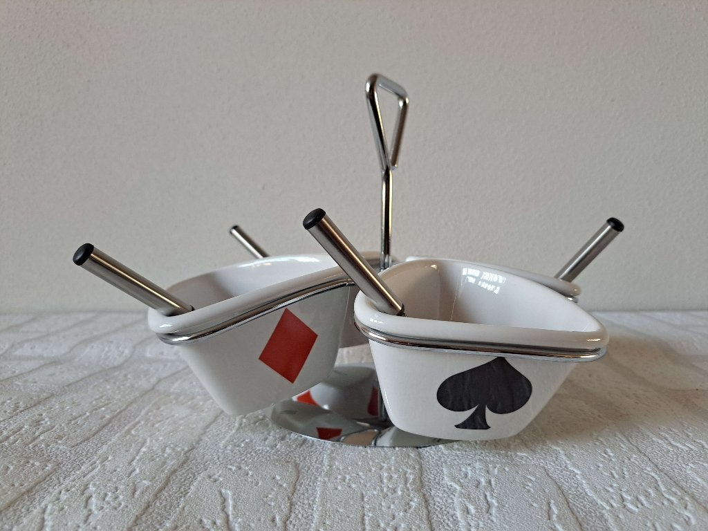 Porseleinen Sauzen Carrousel met Speelkaarten Symbolen, Overige typen, Nieuw, Ophalen of Verzenden, Overige stijlen