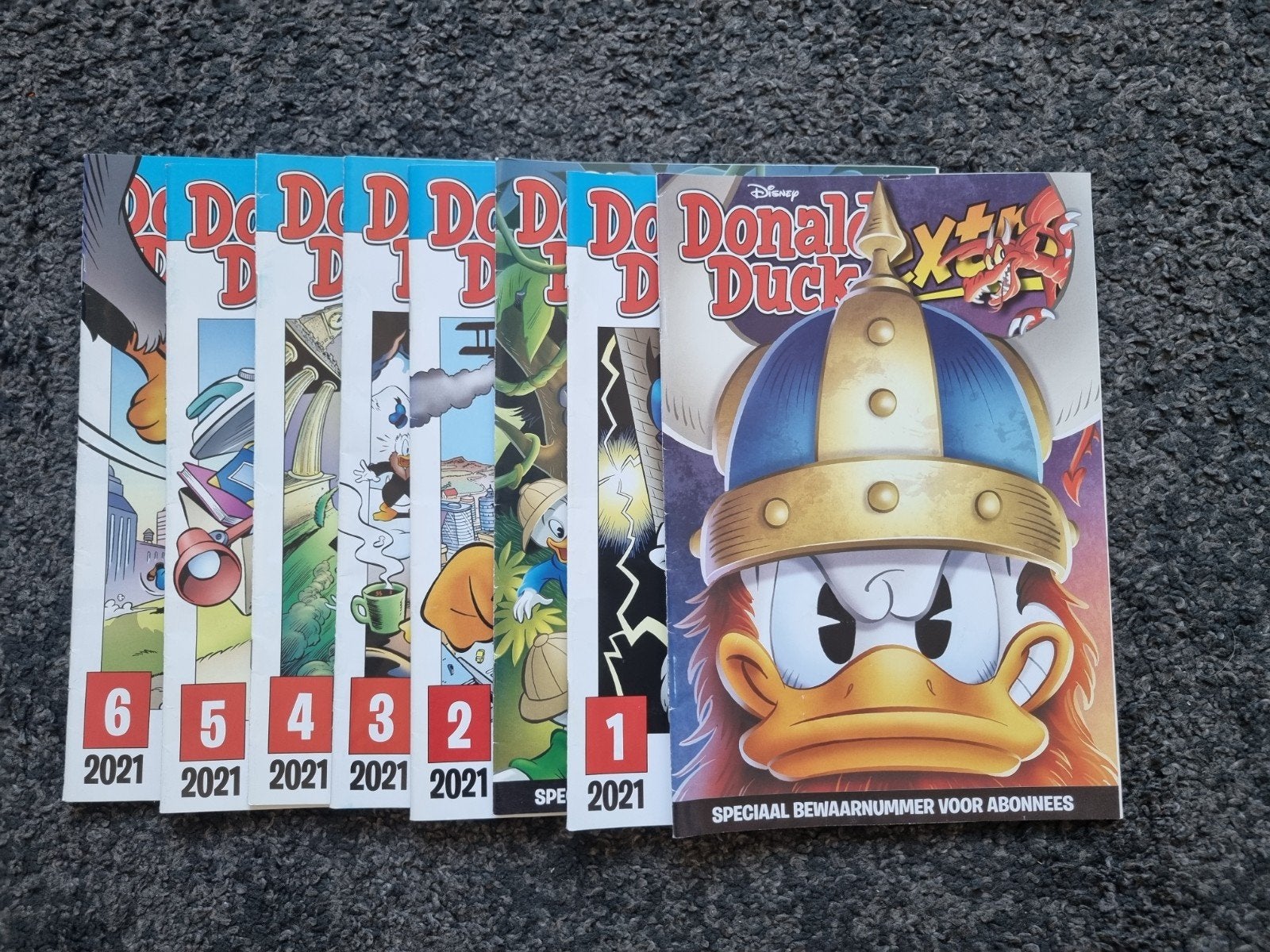 Donald Duck Extra 2021, Meerdere stripboeken, Ophalen of Verzenden, Zo goed als nieuw