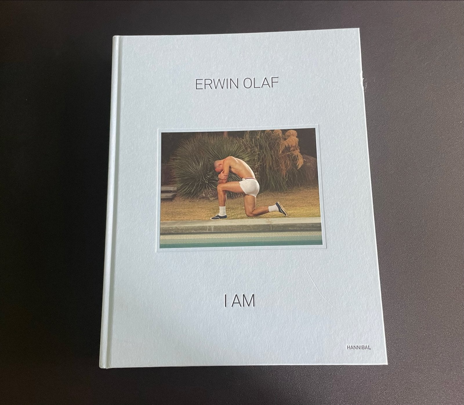 Erwin Olaf - I AM - Gesigneerd exemplaar, Boeken, Ophalen of Verzenden, Zo goed als nieuw, Fotografie algemeen