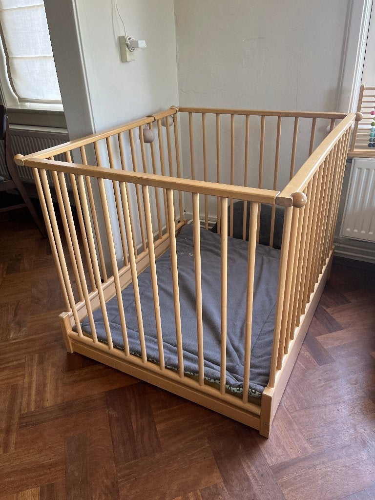 Baby box 98x84x79, Ophalen, Gebruikt, Rechthoekig, In hoogte verstelbaar