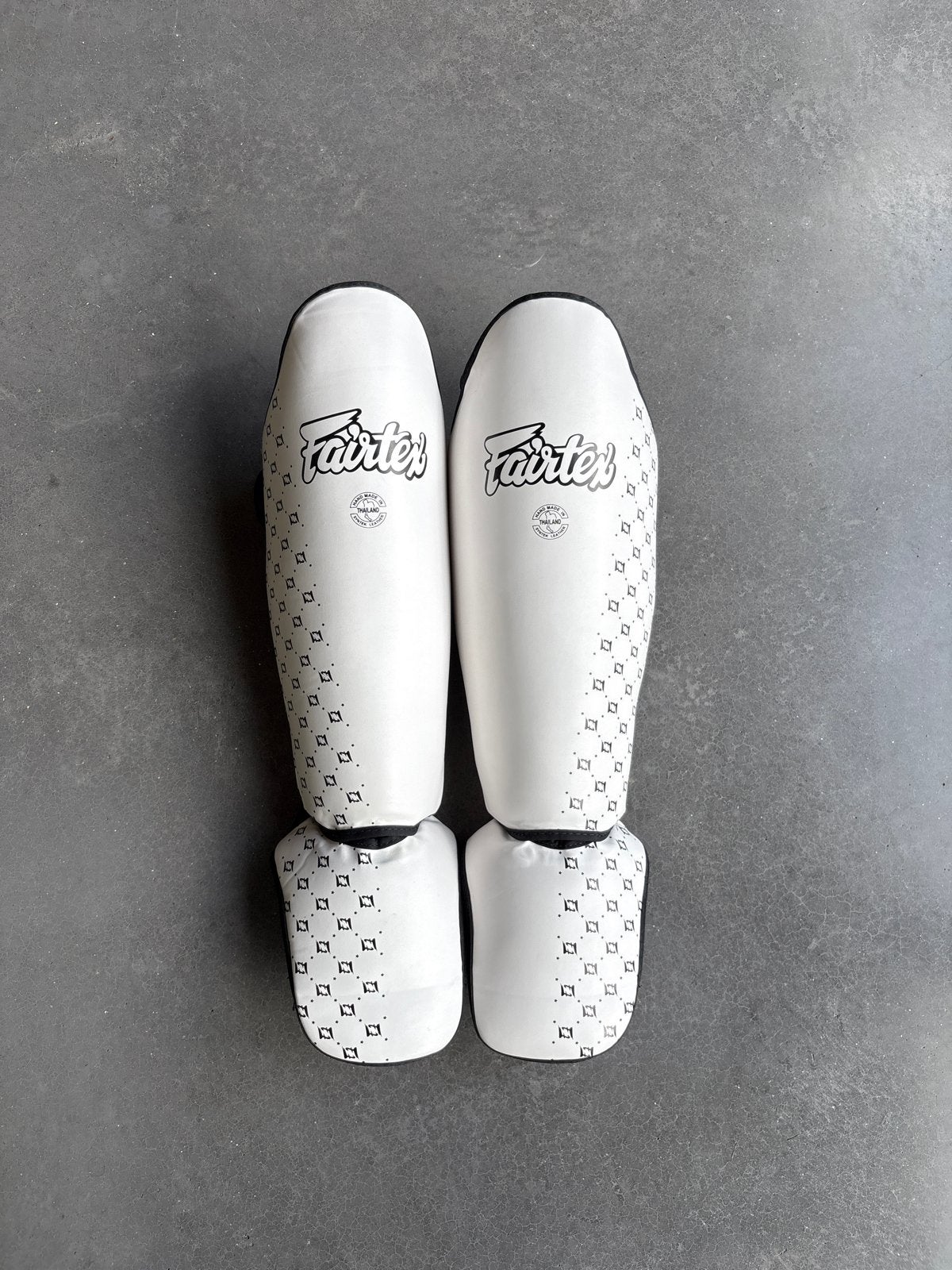 Fairtex Scheenbeschermers - Wit (Zo goed als nieuw), Ophalen, Overige, Vechtsportbescherming, Maat M