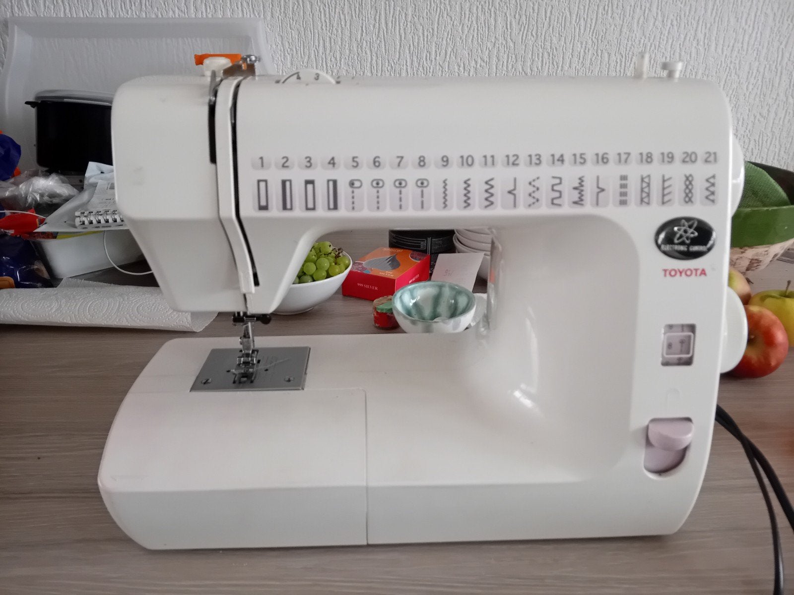 Toyota Naaimachine RA42 RS2000 Serie - Goed Werkend, Ophalen of Verzenden, Gebruikt, Naaimachine, Overige merken