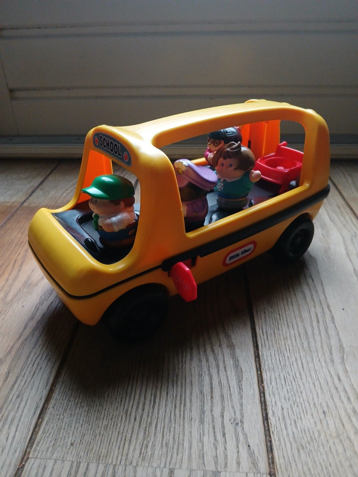 Little tikes Schoolbus 4 poppetjes, Ophalen of Verzenden, Zo goed als nieuw