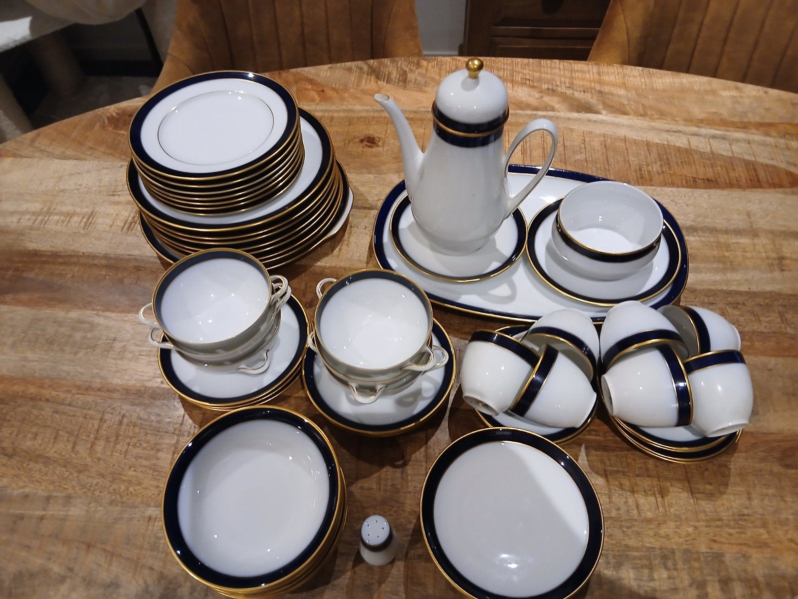 Hutschenreuther servies - Kobaltblauw met gouden rand, Huis en Inrichting, Ophalen of Verzenden