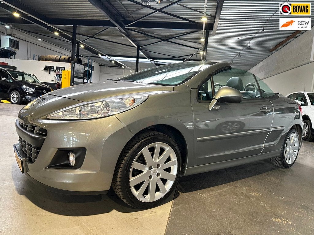 Peugeot 207 CC 1.6 VTi Griffe/Dealer onderhouden/Leder/Apk n, Auto's, Peugeot, Voorwielaandrijving, Euro 5, 15 km/l, Gebruikt