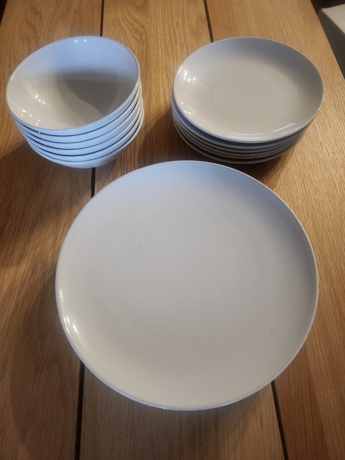 IKEA FÄRGKLAR Servies - 18-delig, mat wit, Ophalen, Zo goed als nieuw, Bord(en), Overige stijlen
