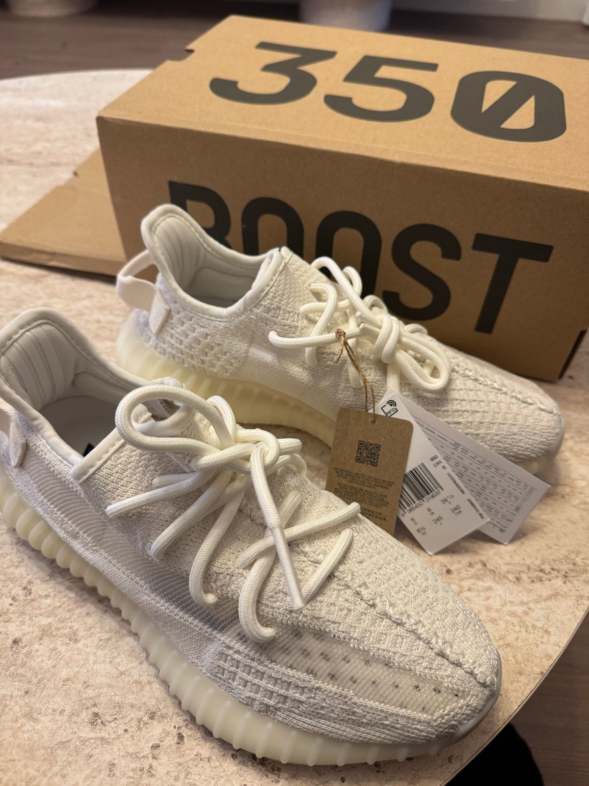 Originele Dames Yeezy Boost 350 V2 Bone - Maat 39 1/3, Ophalen of Verzenden, Nieuw, Wit, Sneakers of Gympen
