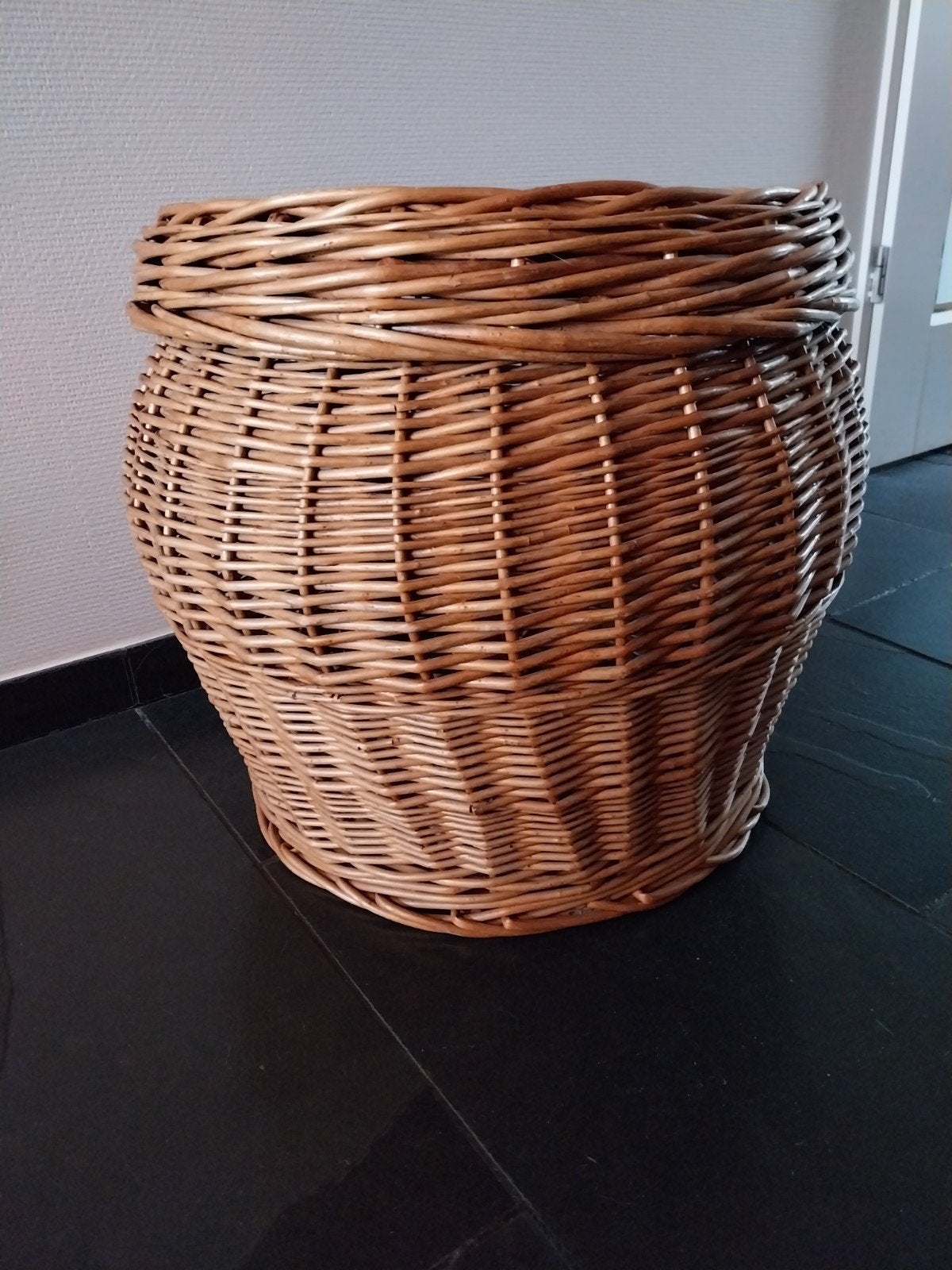 vintage Rotan mand met deksel - Handig en decoratief, Huis en Inrichting, Gebruikt, Mand, Gevlochten, Rond