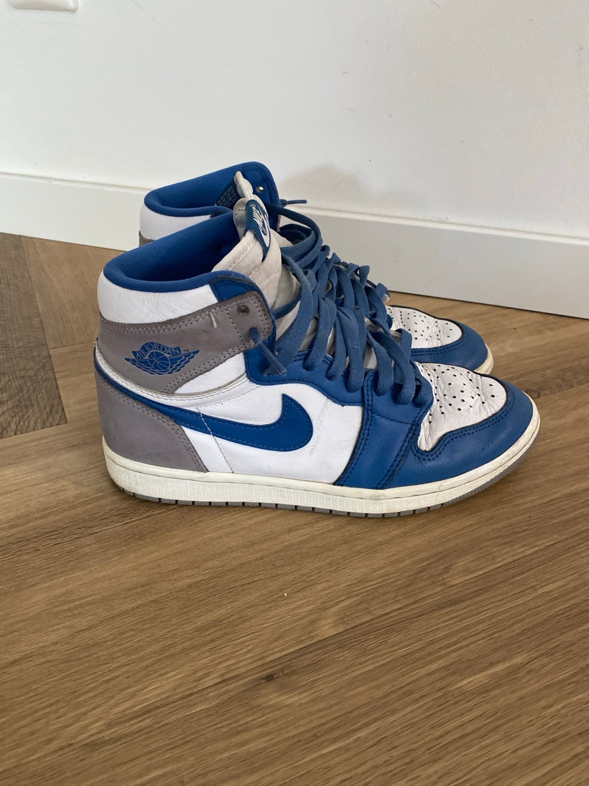 Nike Air Jordan 1 High OG 'Royal Toe' - Maat 41, Kleding | Heren, Schoenen, Ophalen of Verzenden, Gedragen, Blauw, Sneakers of Gympen