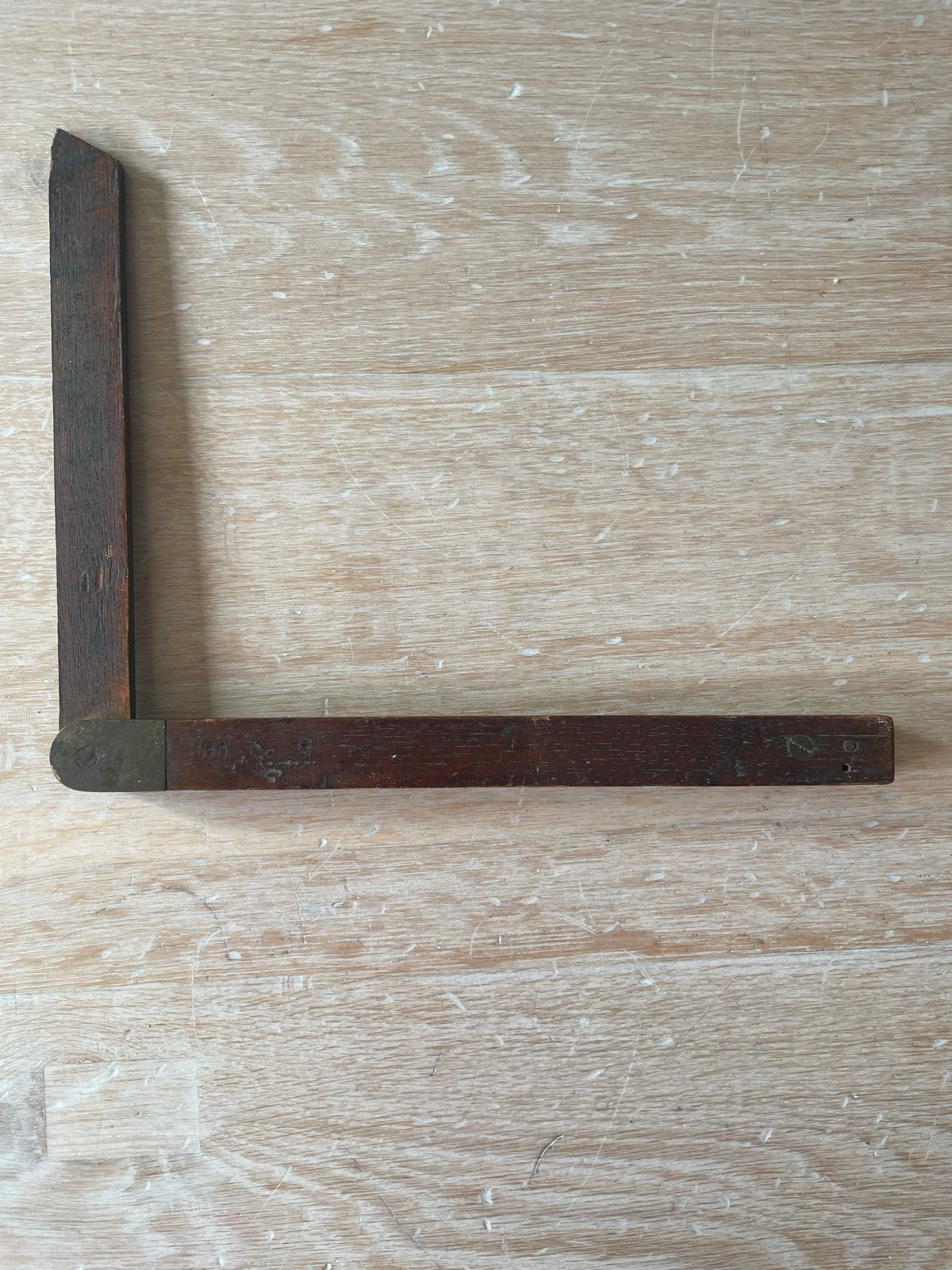 Antieke houten winkelhaak met messing scharnier, Ophalen of Verzenden
