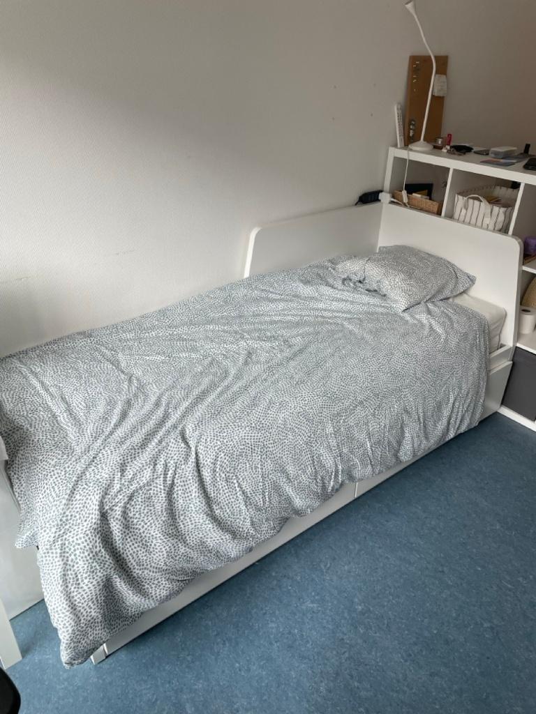 IKEA Flekke bedbank (eenpersoonsbed/tweepersoonsbed), Huis en Inrichting, Slaapkamer | Bedden, Ophalen, 90 cm, Twijfelaar, Hout