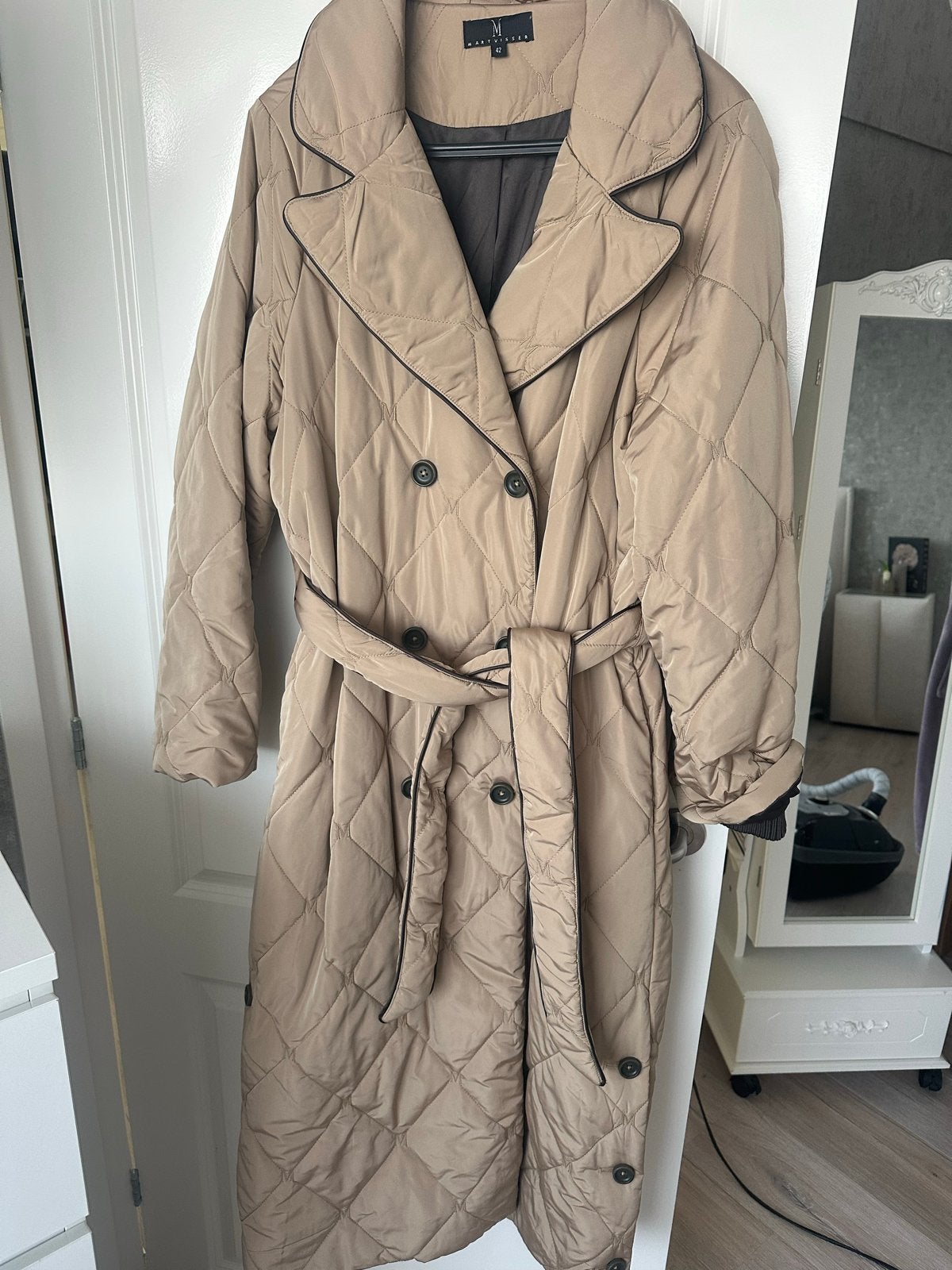 Mart Visser lange dames jas - ZGAN - Maat 42 (oversized), Ophalen of Verzenden, Zo goed als nieuw, Maat 42/44 (L), Beige