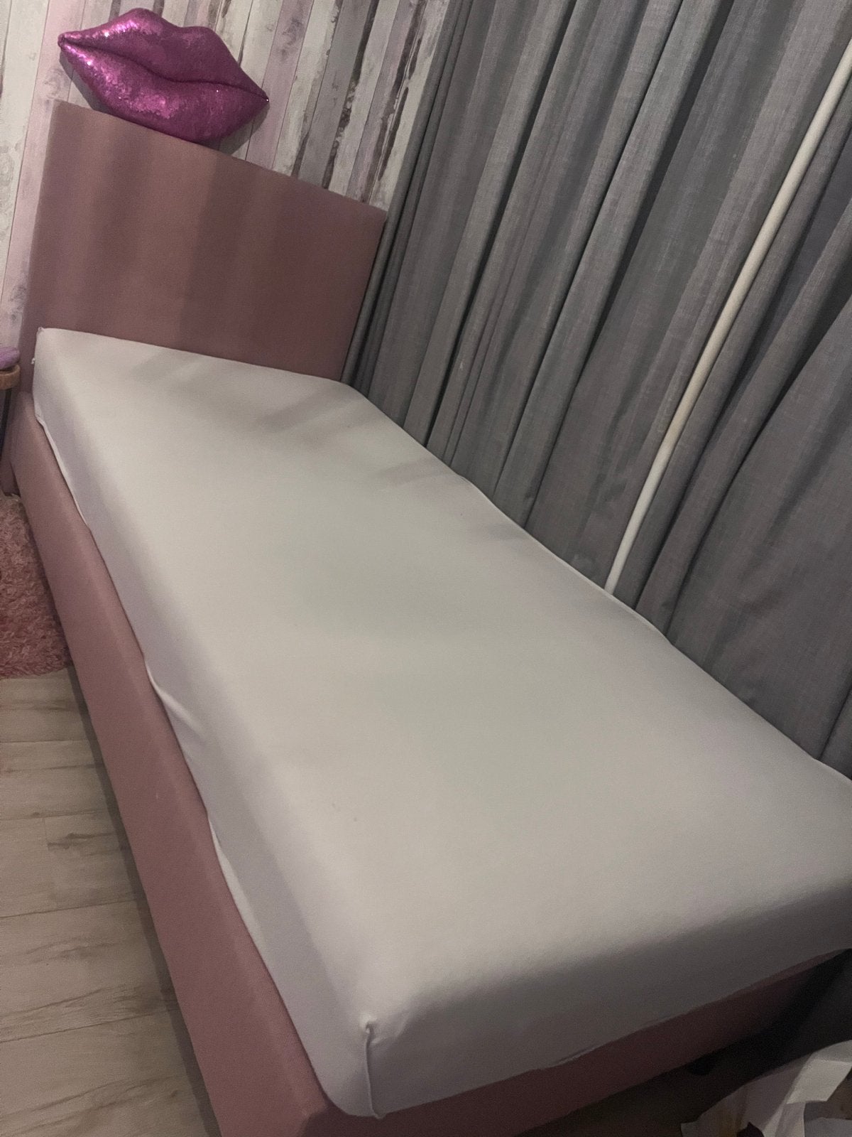 Eenpersoonsbed roze met hoofdbord, Ophalen, Gebruikt, 90 cm, 200 cm