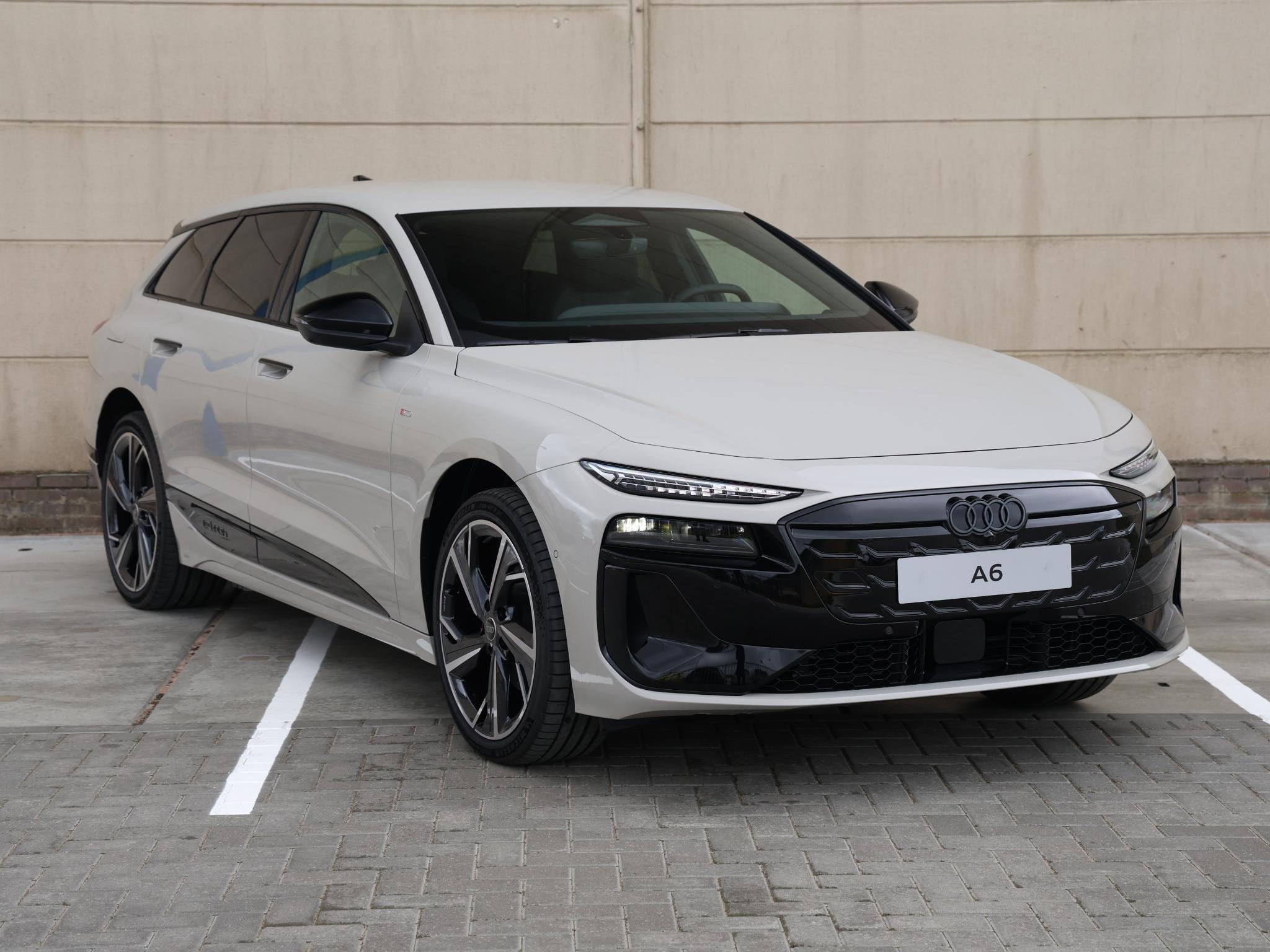 Audi A6 Avant S edition e-tron 83 kWh 286 PK Avant | Leder/D, Automaat, Achterwielaandrijving, Zwart, Leder en Stof