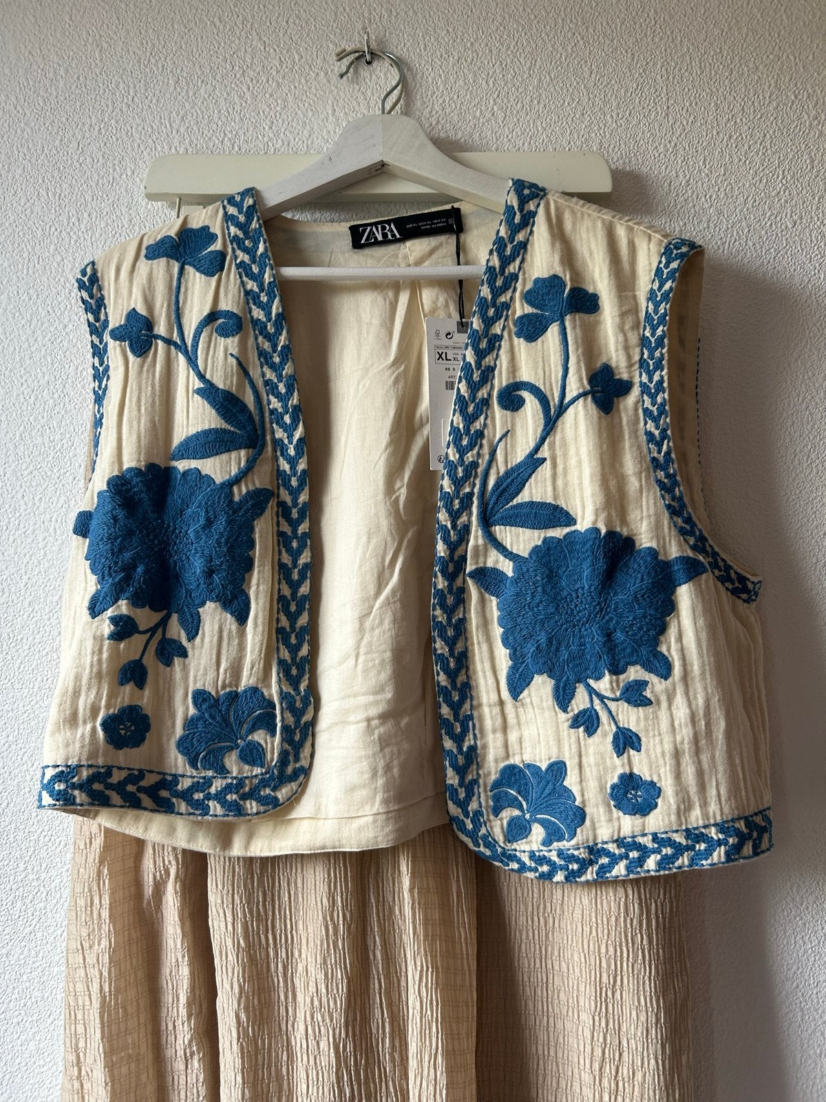 Zara geborduurd vestje maat XL, Kleding | Dames, Verzenden, Nieuw, Maat 46/48 (XL) of groter, Beige