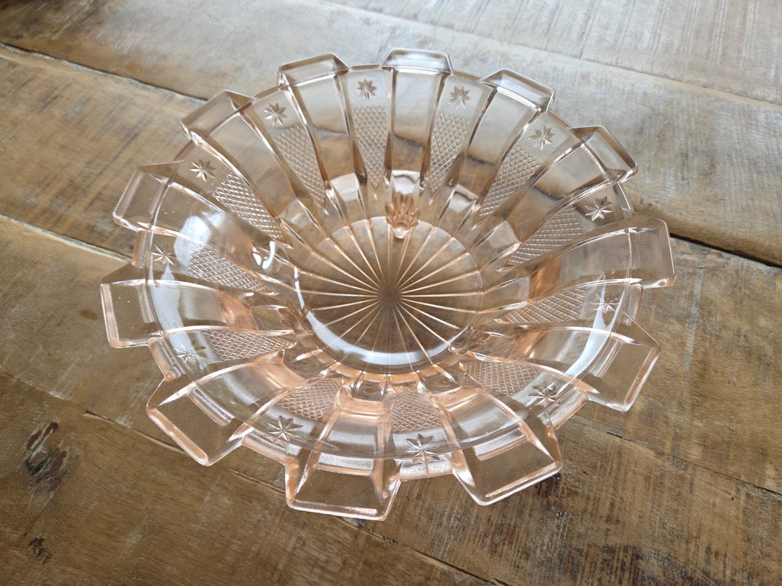 Art deco fruit schaal in rosaline glas, puntgaaf, Ophalen of Verzenden