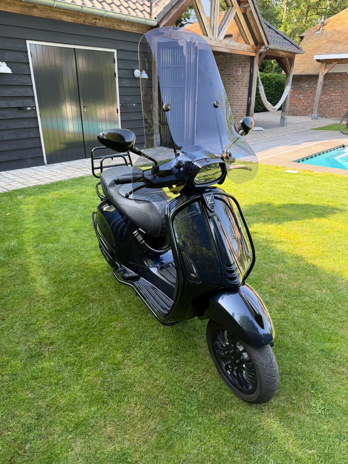 Vespa Sprint Custom porsche donkerblauw (2022), Fietsen en Brommers, Scooters | Vespa, Ophalen, Zo goed als nieuw, Benzine