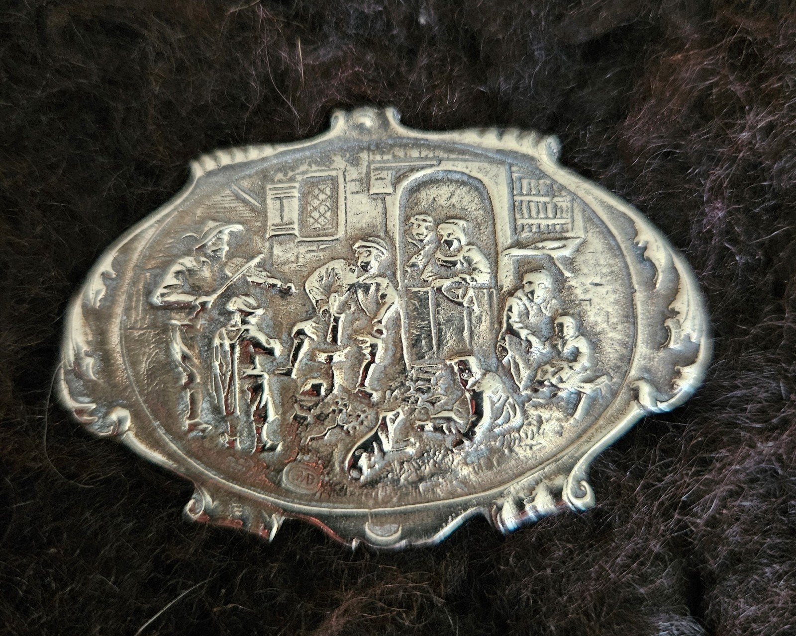 Antieke Zilveren Broche met Scène van Boerenleven, Ophalen of Verzenden, Zilver