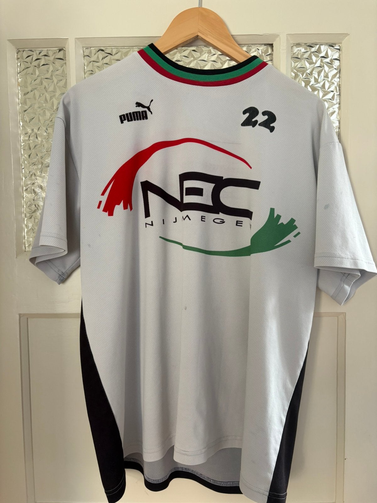 NEC shirt trainingsshirt selectie worn - nummer 22, Ophalen of Verzenden, Zo goed als nieuw, Overige binnenlandse clubs, Shirt