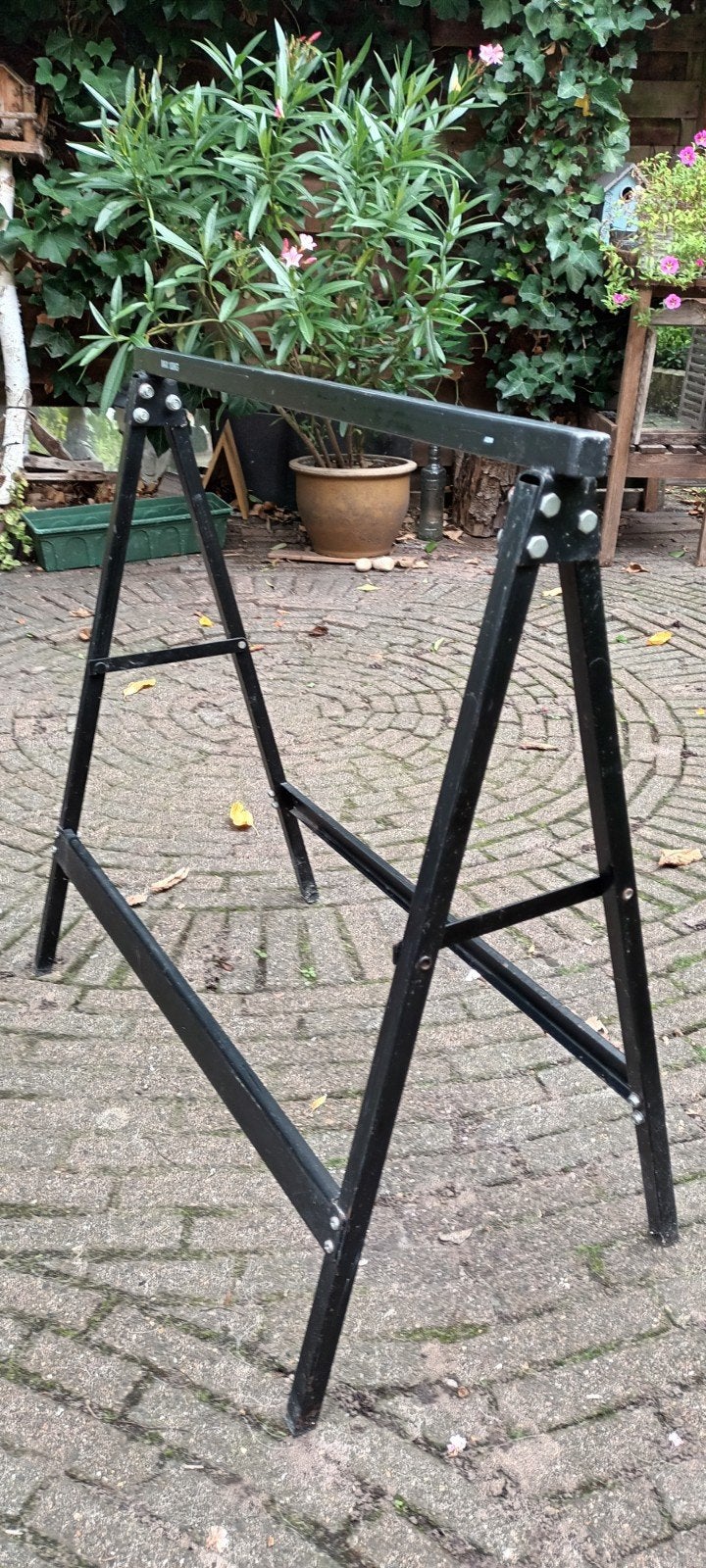 Zwart metalen schraag - Opvouwbaar, Ophalen, Gebruikt