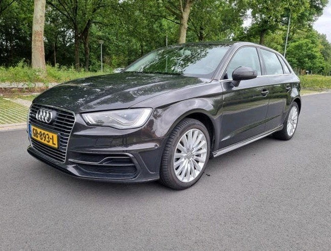 Stijlvolle Audi A3 1.4 Tfsi 204pk E-tron Phev S Tronic 2015, Stof, Zwart, 4 cilinders, 1395 cc