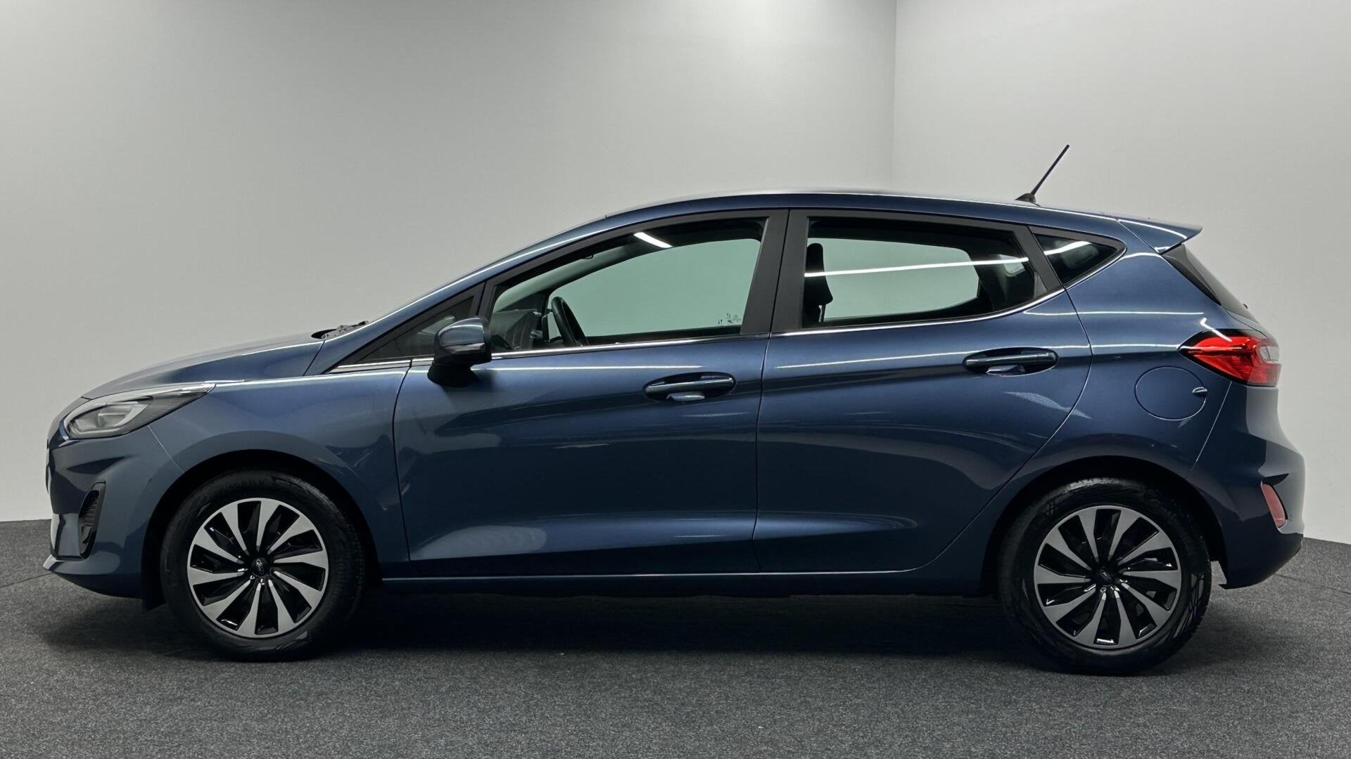 Foto 13 van Ford Fiesta 1.0 EcoBoost Hybrid Titanium NAVI CRUISE CARPLAY