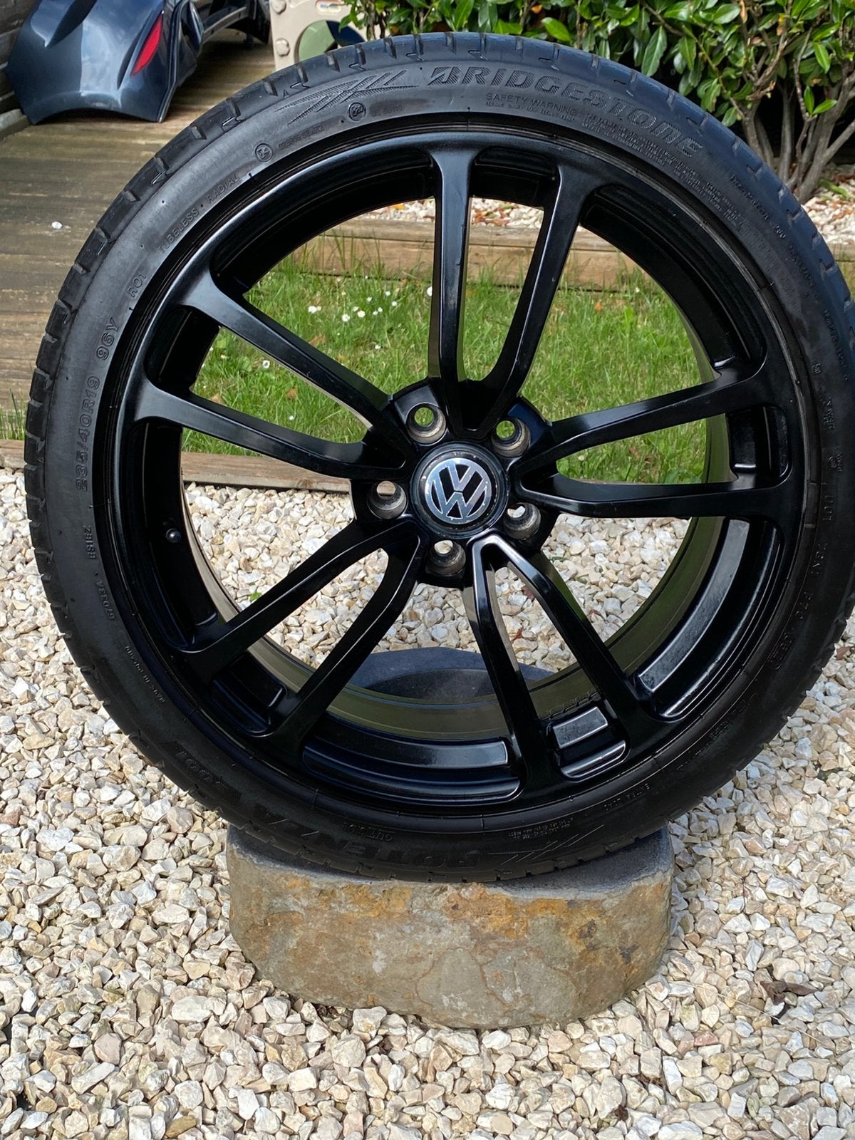 Mooie zwarte spaken 19” VW met Z.B.5X112 235/40R19, Gebruikt, Banden en Velgen, 235 mm, Personenwagen