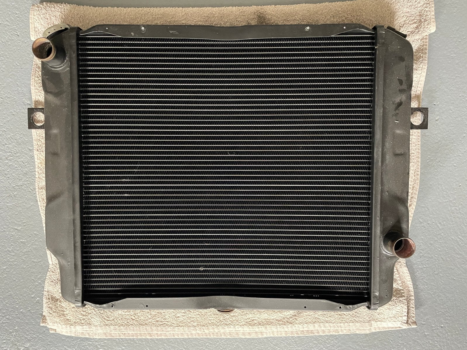 Volvo 140 serie radiator radiateur nieuw, Ophalen of Verzenden, Nieuw, Oldtimer onderdelen