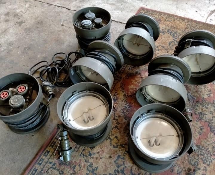 Set militaire lampen en haspels in metalen kist, Ophalen, Nb, Nb, Nb