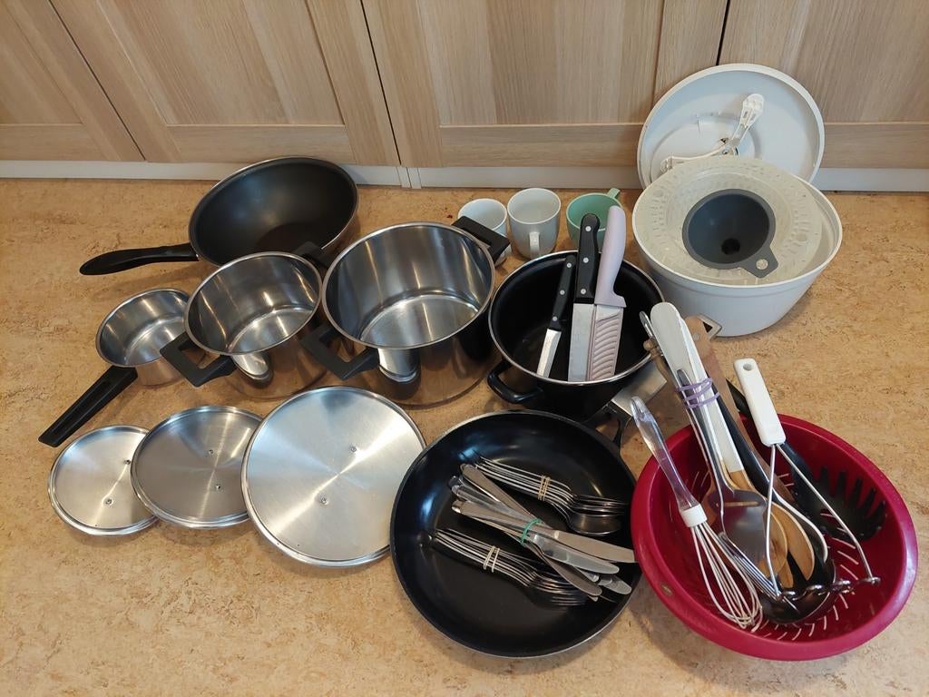 Kitchen utensils, pots and pans, Huis en Inrichting, Ophalen