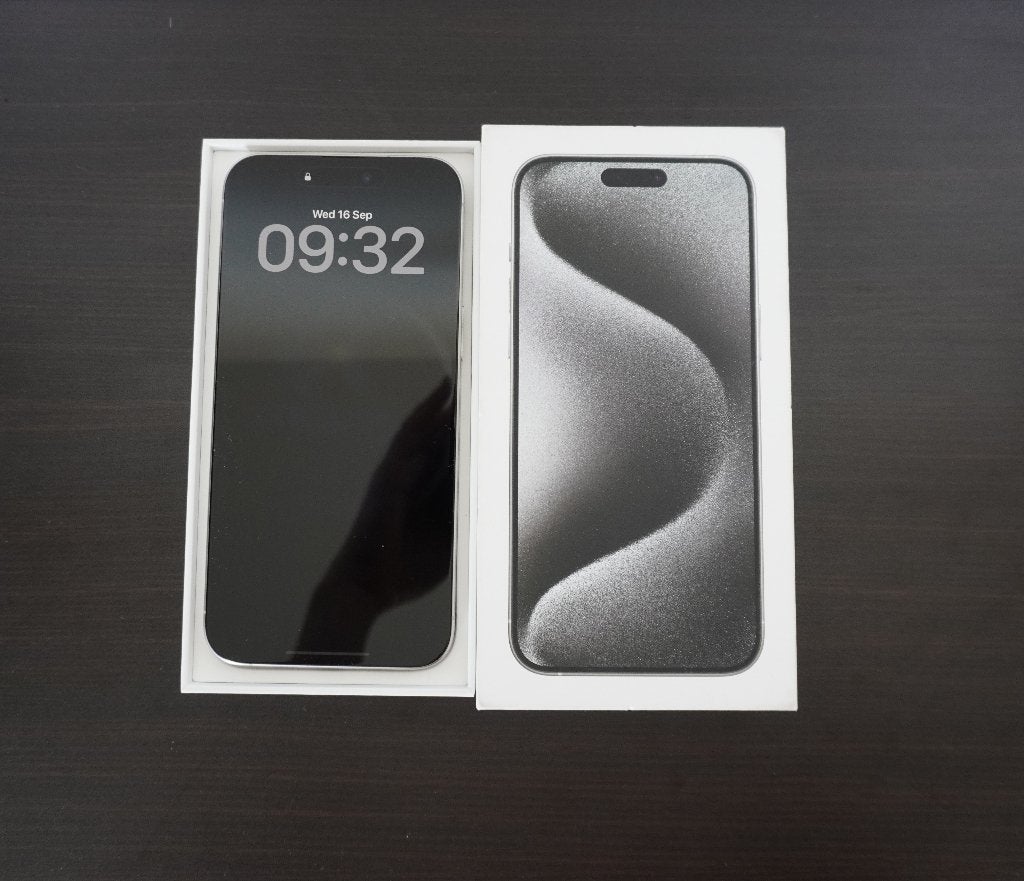 iPhone 15 Pro Max 256GB Silver | Perfecte staat + accessoir, Telecommunicatie, IPhone 15 Pro Max, Zo goed als nieuw, 84 %, Zonder simlock