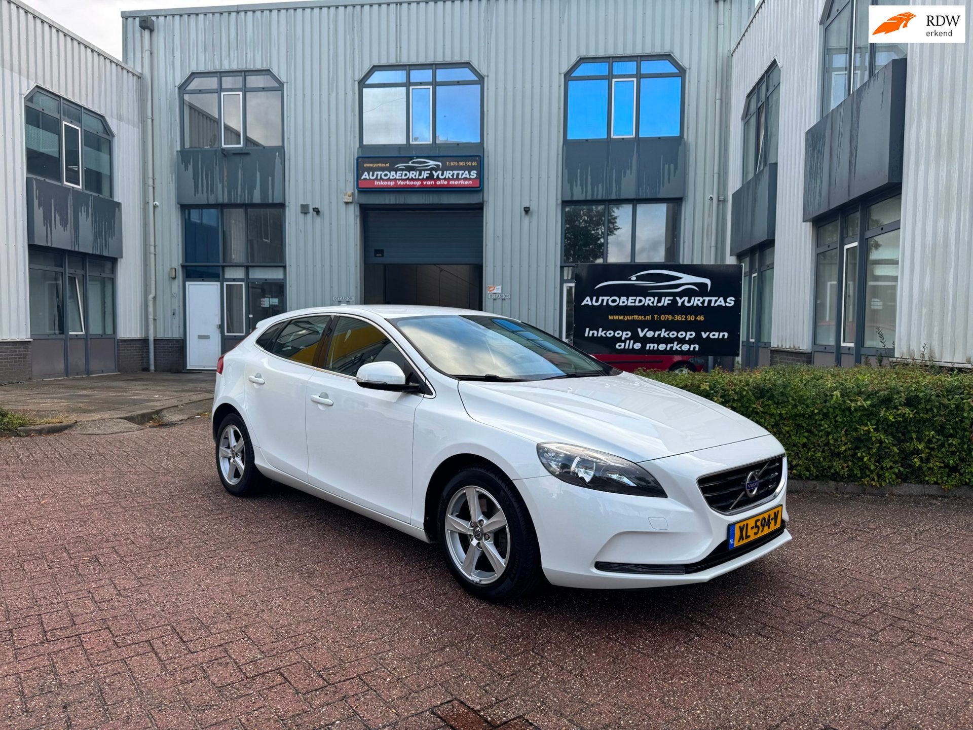 Volvo V40 1.6 T2 Summum, Auto's, Voorwielaandrijving, 4 cilinders, Wit, Leder