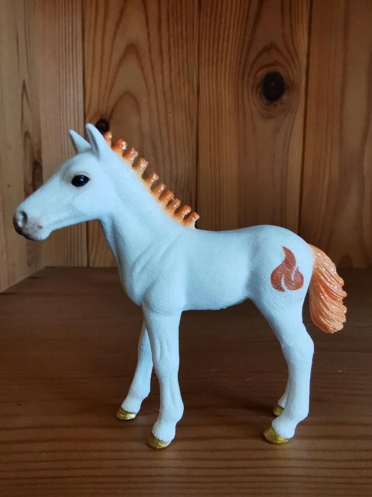 Schleich 82907 Bayala veulen Rubina, Ophalen of Verzenden, Zo goed als nieuw, Paard, Beeldje of Figuurtje