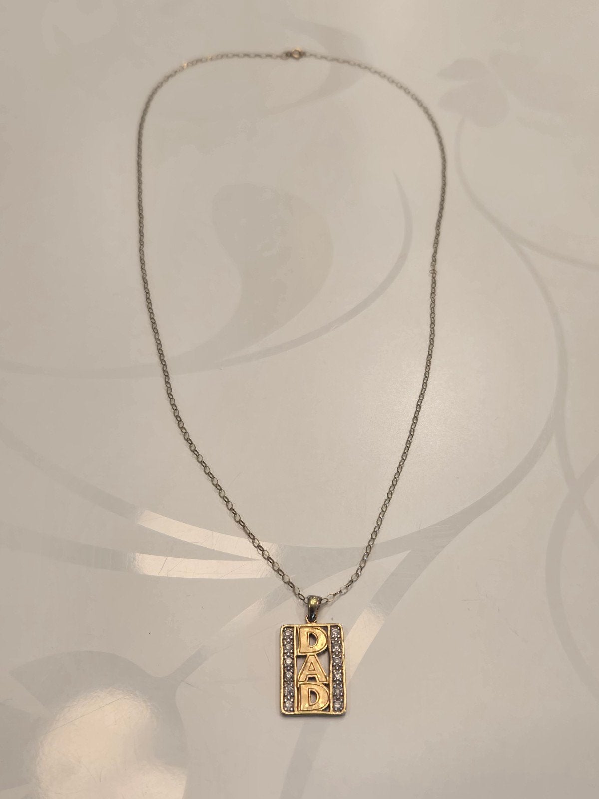 Vintage 9 karaat gouden DAD hanger met ketting – 2,6 gram, Sieraden, Tassen en Uiterlijk, Kettingen, Gebruikt, Ophalen of Verzenden