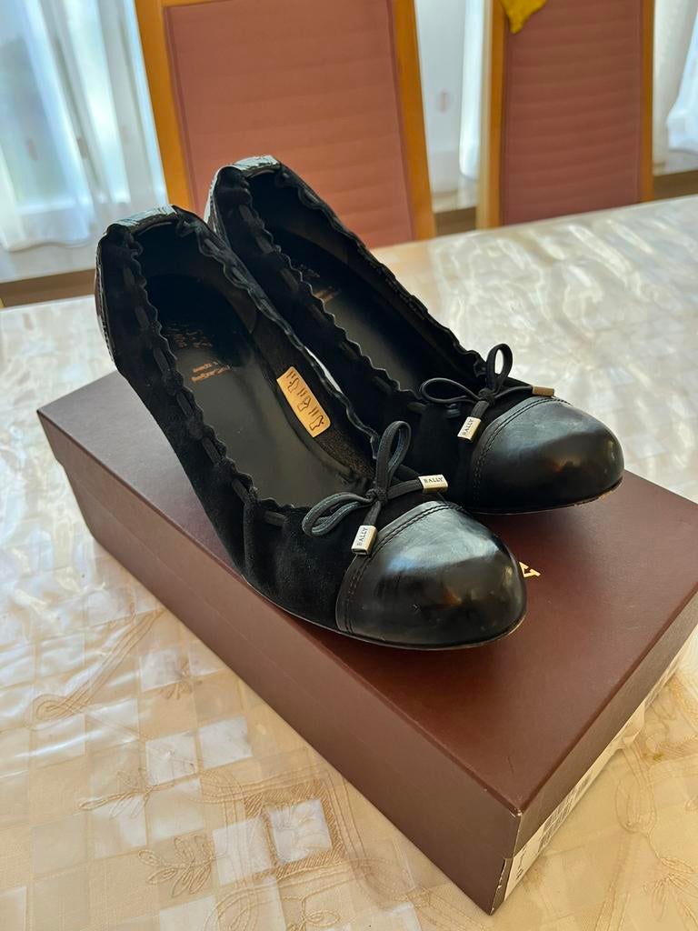 Bally pumps maat 40, Kleding | Dames, Schoenen, Ophalen of Verzenden, Zo goed als nieuw, Zwart