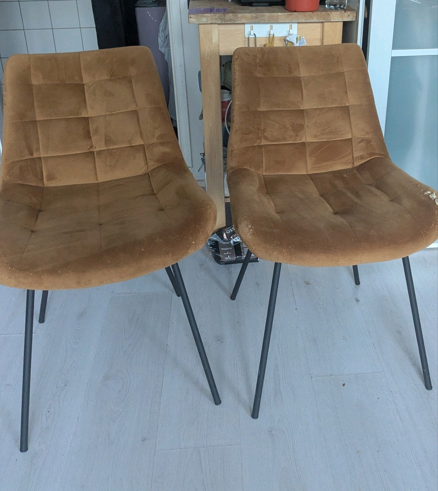 2 gratis eetkamerstoelen, Huis en Inrichting, Ophalen, Gebruikt, Twee, Bruin