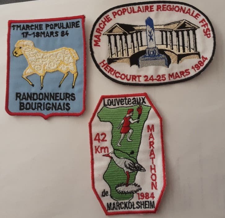 Vintage Franse wandelsport emblemen, Hobby en Vrije tijd, Kledingapplicaties en Hotfix, Ophalen of Verzenden, Zo goed als nieuw