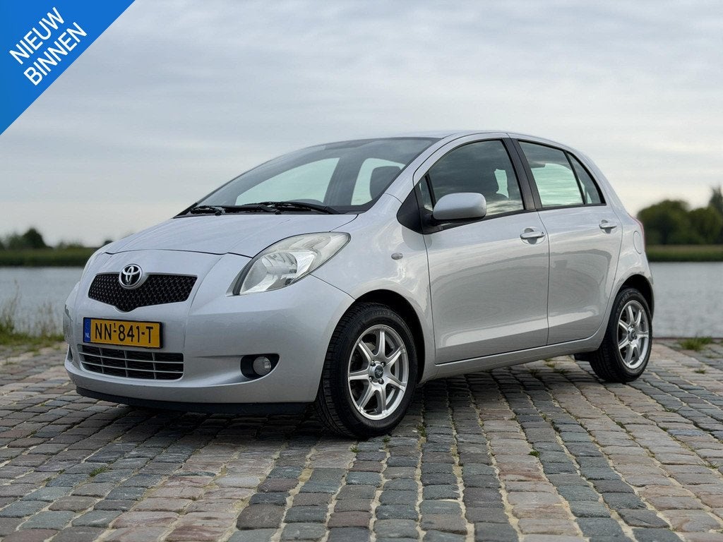 Toyota Yaris 1.3 VVTi Sol MMT|Automaat|Airco|LM velgen 15", Auto's, Toyota, Stof, 750 kg, 4 cilinders, Bedrijf