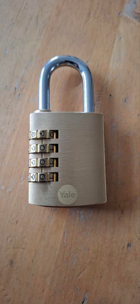 Yale Cijferslot, 15 stuks - Beveilig uw spullen!, Ophalen of Verzenden, Zo goed als nieuw, Overige materialen, Slot