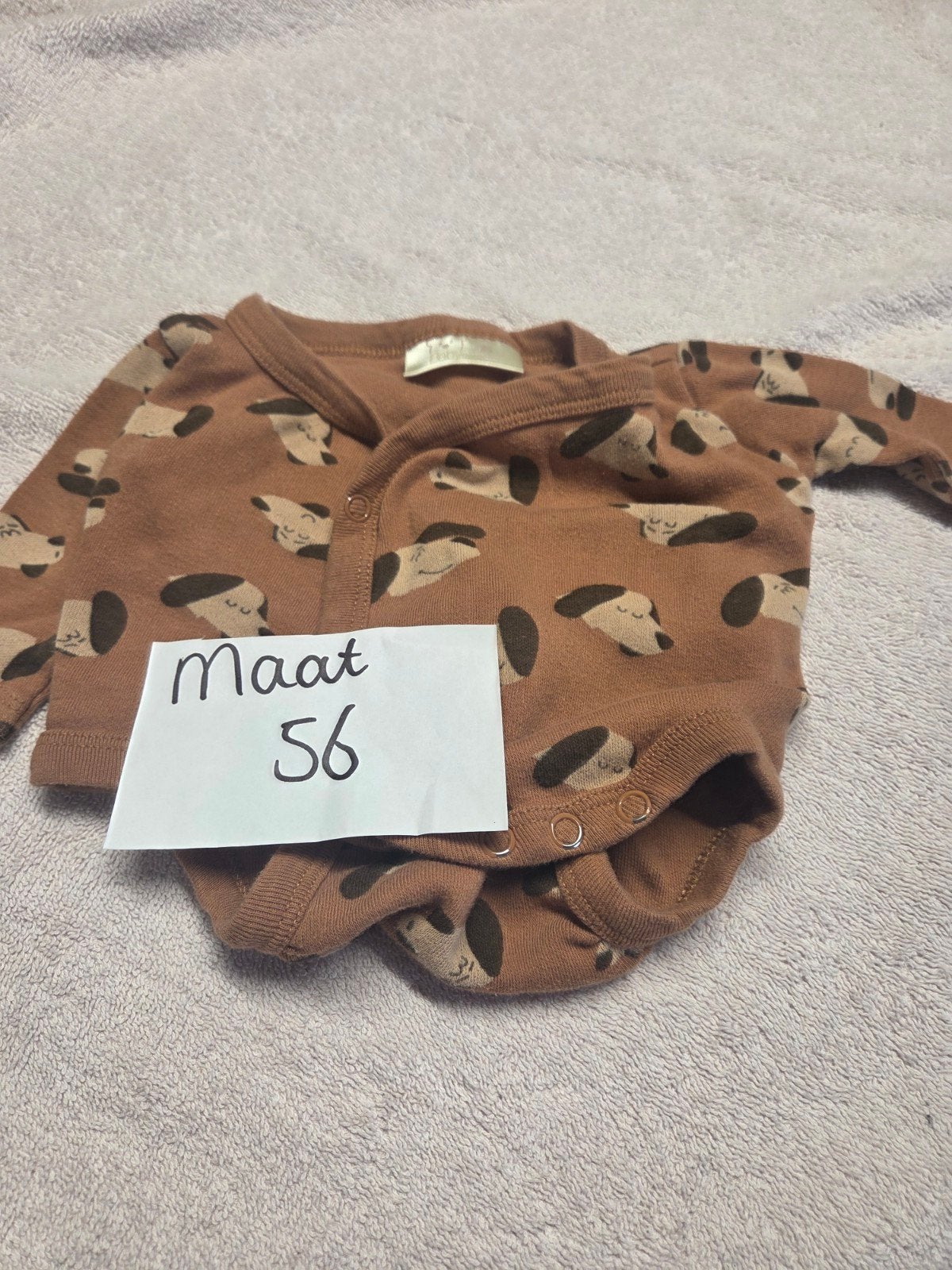 Schattige romper met hondenprint - Maat 56, Nacht- of Onderkleding, Gebruikt, Jongetje of Meisje, Ophalen of Verzenden