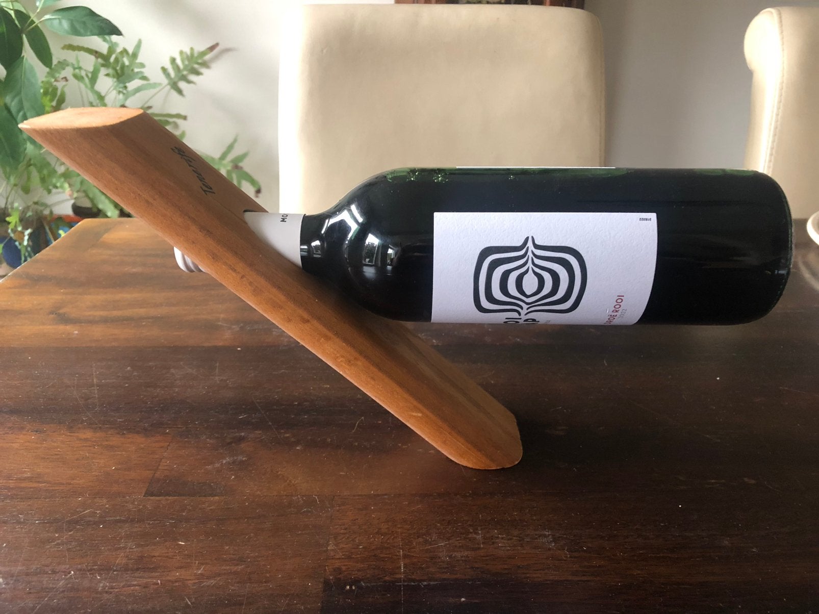 Eenvoudige houten wijnfles houder uit Tenerife, Huis en Inrichting, Woonaccessoires | Wijnrekken, Ophalen of Verzenden, Zo goed als nieuw