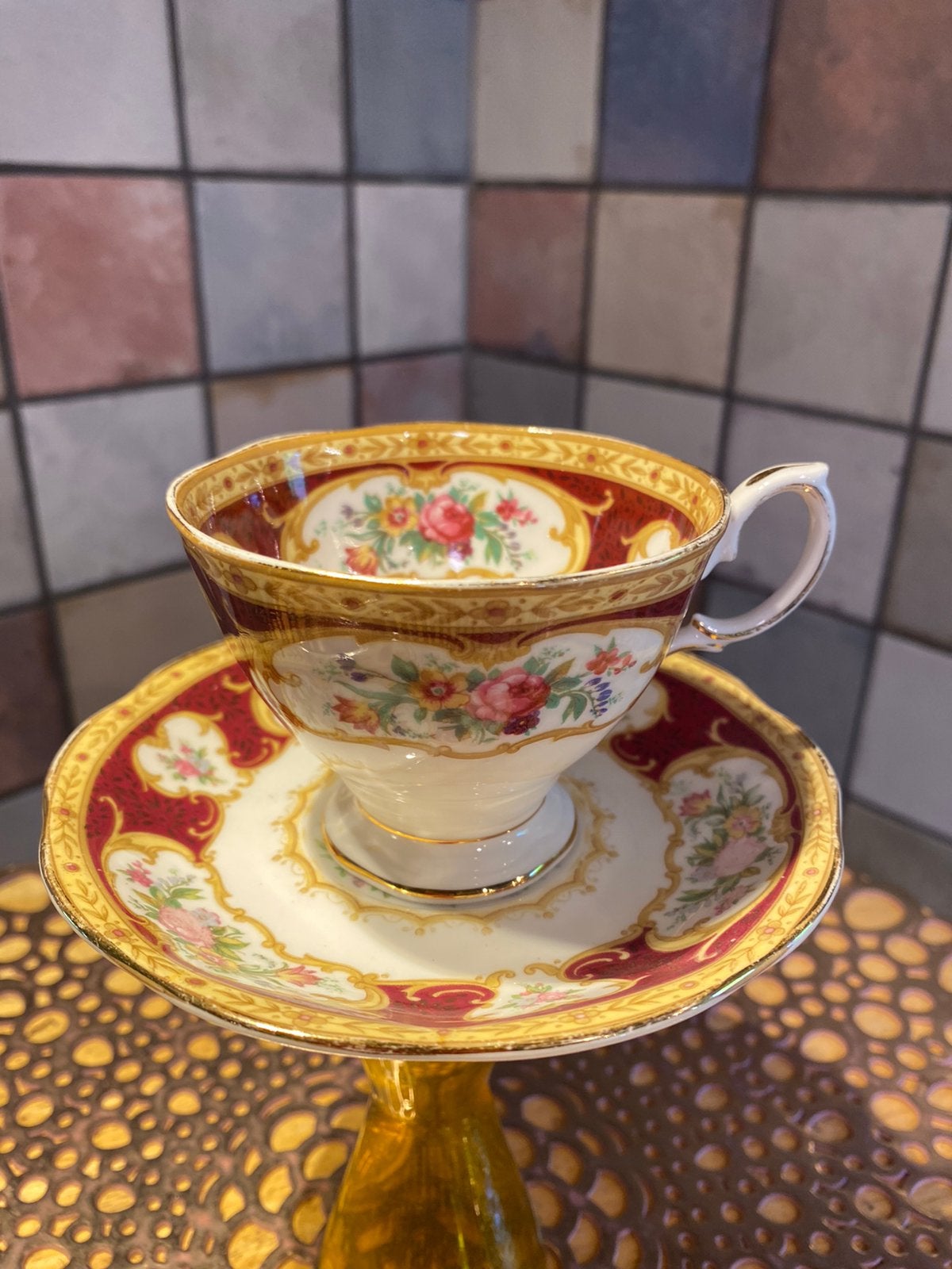 Royal Albert,”Lady Hamilton”bone China England,kop enschotel, Antiek en Kunst, Ophalen of Verzenden