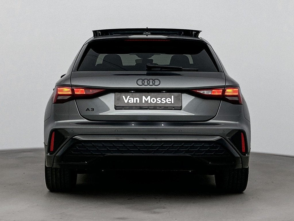 Audi A3 Sportback 45 TFSI e S edition Competition | 272PK |, Auto's, Audi, 12 maanden, Euro 6, 4 cilinders, 150 min