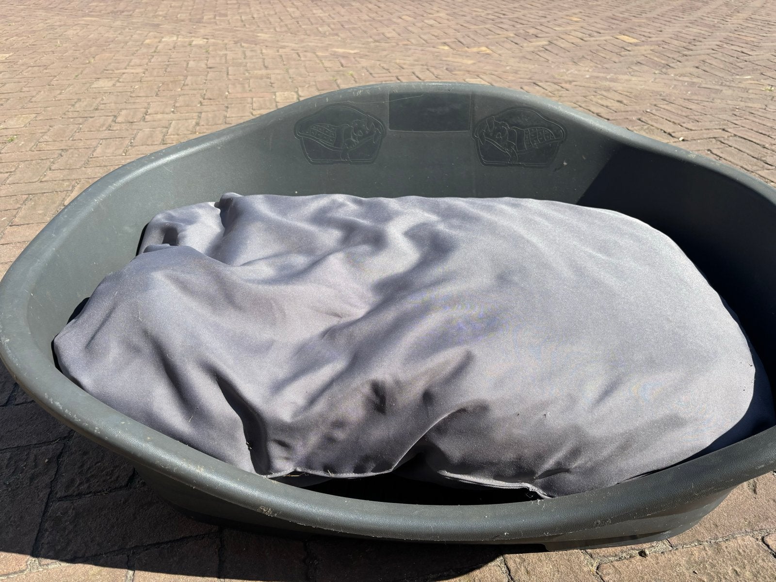 Honden mand kunstof, Ophalen