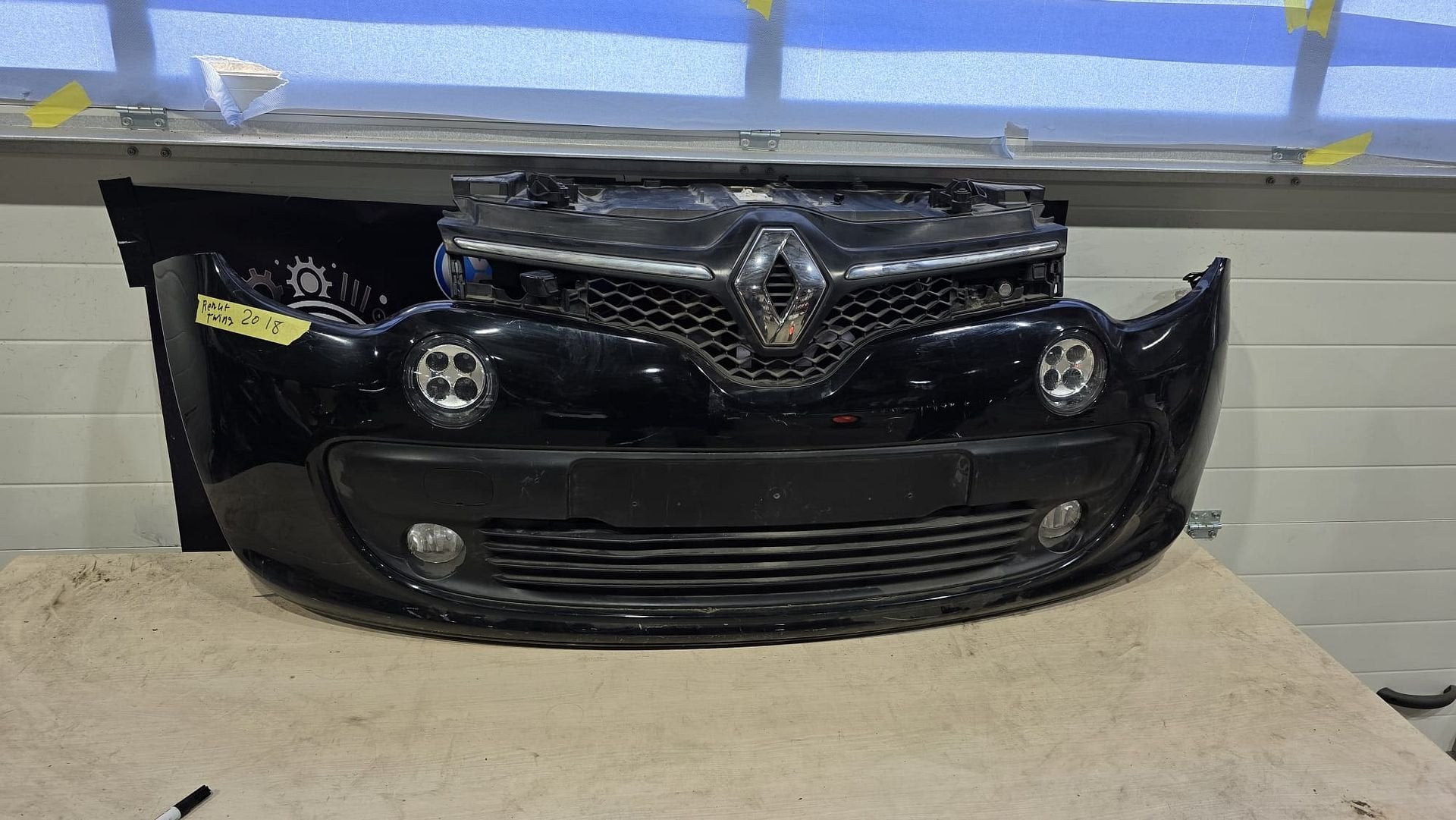 VOORBUMPER Renault Twingo 2014-2018, Auto-onderdelen, Gebruikt, -, Voor, -