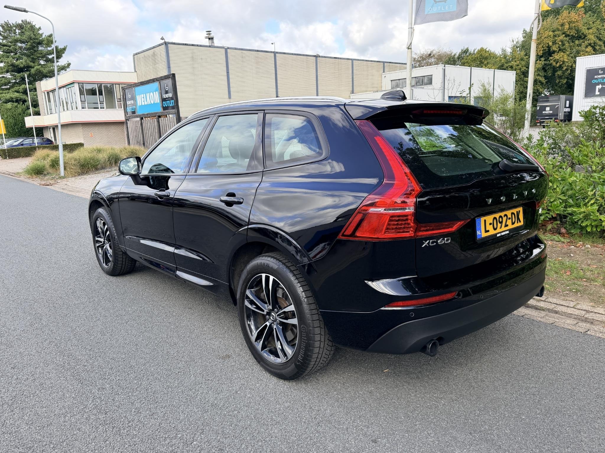 Volvo XC60 2.0 T5 AWD 254PK Momentum•Leder•Trekhaak, Auto's, Volvo, Automaat, Gebruikt, Euro 6, 1969 cc