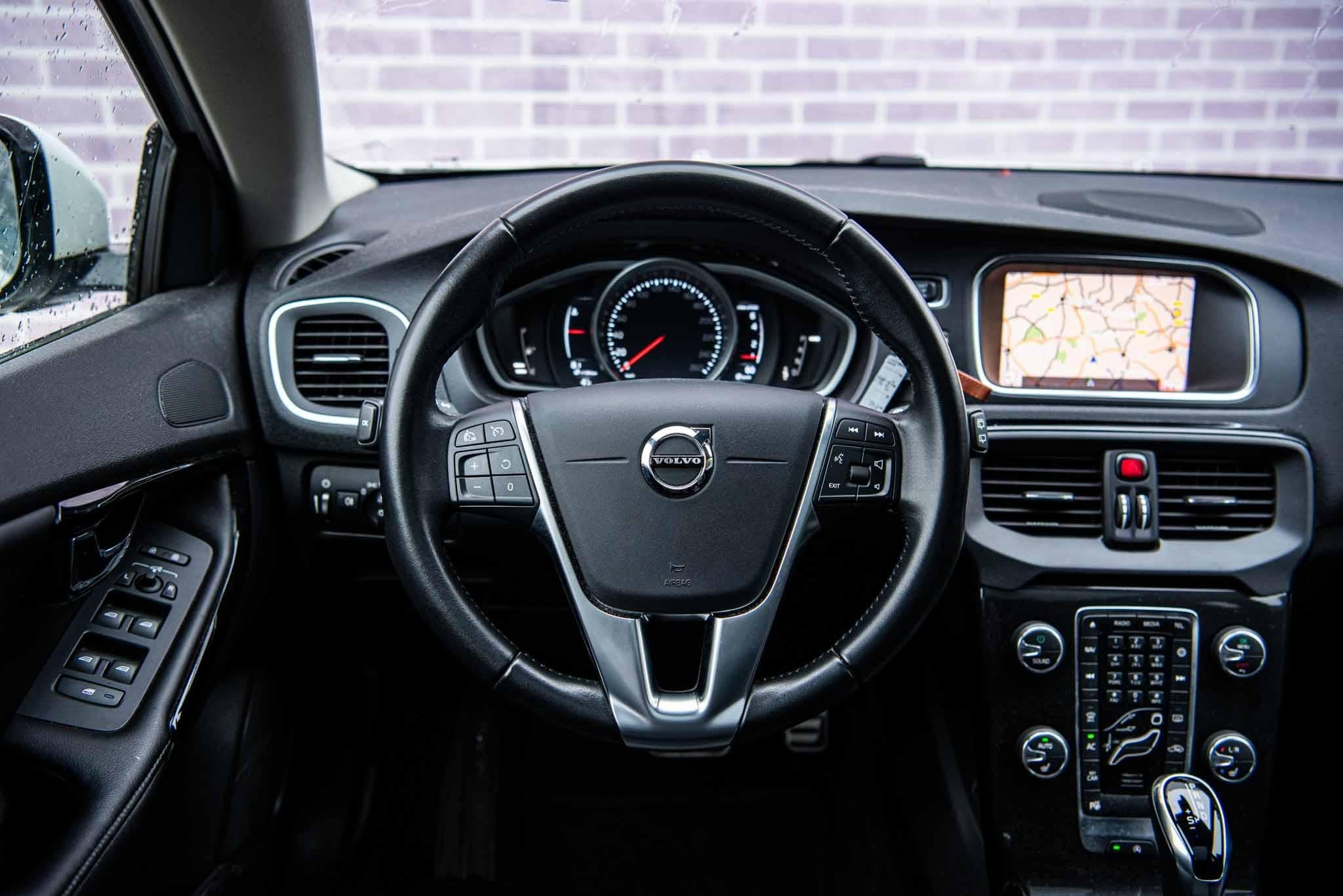 Volvo V40 1.5 T3 Dynamic Edition | Panoramadak | Stoelverwar, 12 maanden, Euro 6, 4 cilinders, Wit