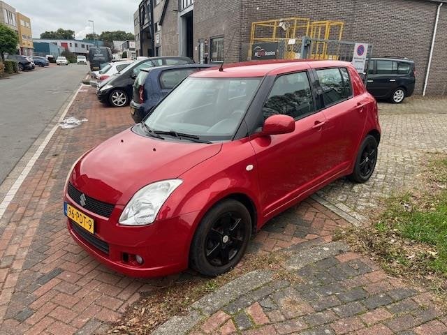 Suzuki Swift 1.3 Cool! 158 DKM NAP! Airco! Nw ApK!, Auto's, Voorwielaandrijving, Dealer onderhouden, Stof, Gebruikt