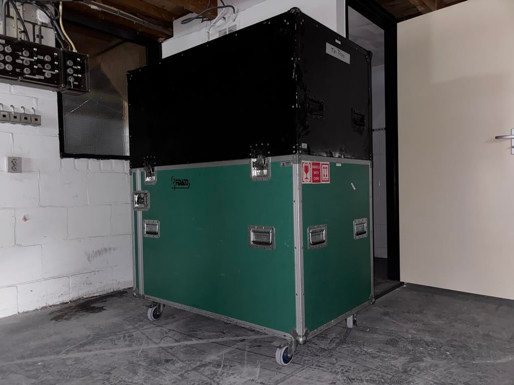 Stapelbare Transportkist op Wielen Met Deksel- Flightcase, Huis en Inrichting, Ophalen, Gebruikt, 100 tot 150 cm, 75 tot 100 cm